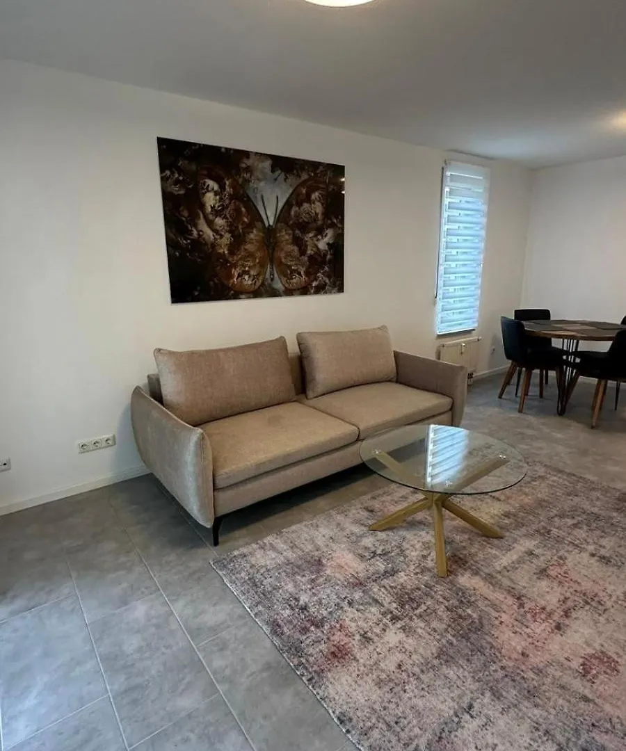Moebliertes Apartment In Berlin Schoenefeld contacts
