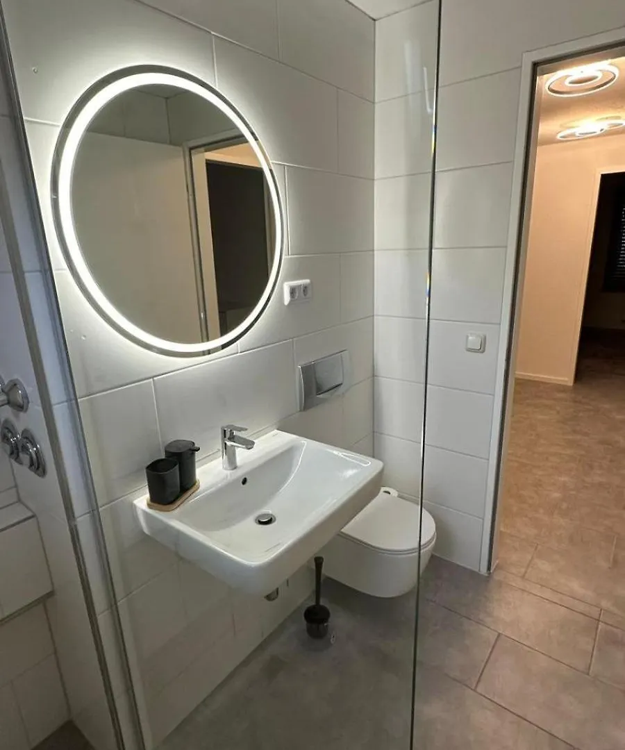 Moebliertes Apartment In Berlin Schoenefeld